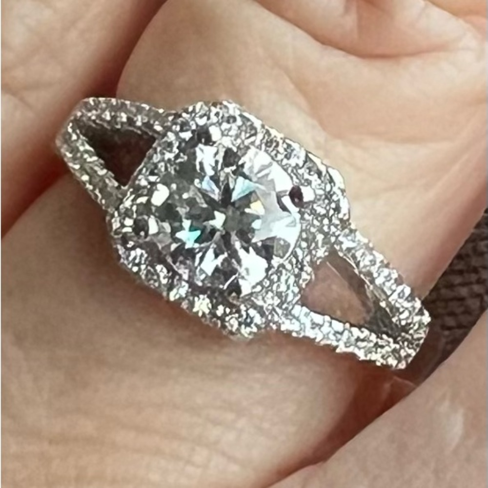 NEW Moissanite 1ct Halo Engagement Ring Size 7